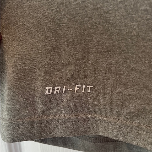 Nike University of Michigan Men’s T-Shirt - Picture 4 of 7